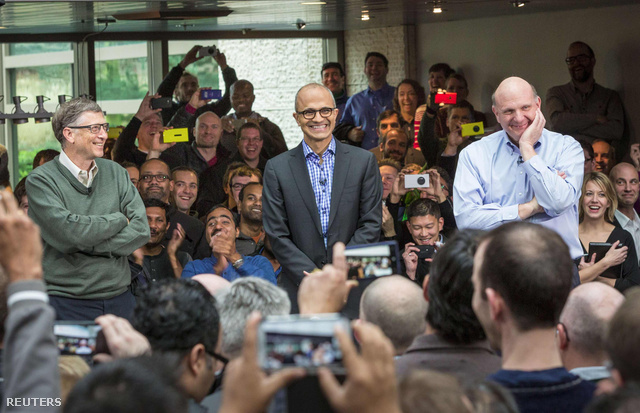 Satya Nadella, Bill Gates és Steve Ballmer 2014. ferbruár 4-én, a Microsoft Redmond Campusban.
