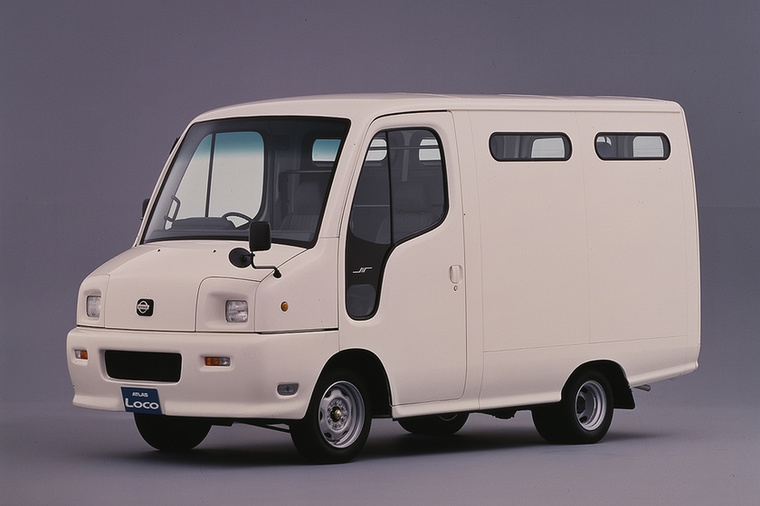 Az 1992-es Atlas Locóból is készült lakóautó, de hűtőkocsi, kisteher és kerekesszékesek számára is alkalmas változat is