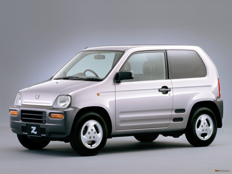 A Honda Z-ben felsejlik a haribo-Jimny, talán nem is véletlen, hogy ugyanakkor, 1998-ban mutatkozott be mindkét modell