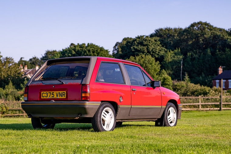 Az 1972-es opelizáció (ahogy a cégvezetés nevezte) óta a Vauxhall szinte teljes modellpalettája minimálisan átrajzolt Opelekből, kisebb részt egyéb General Motors eredetű típusokból áll