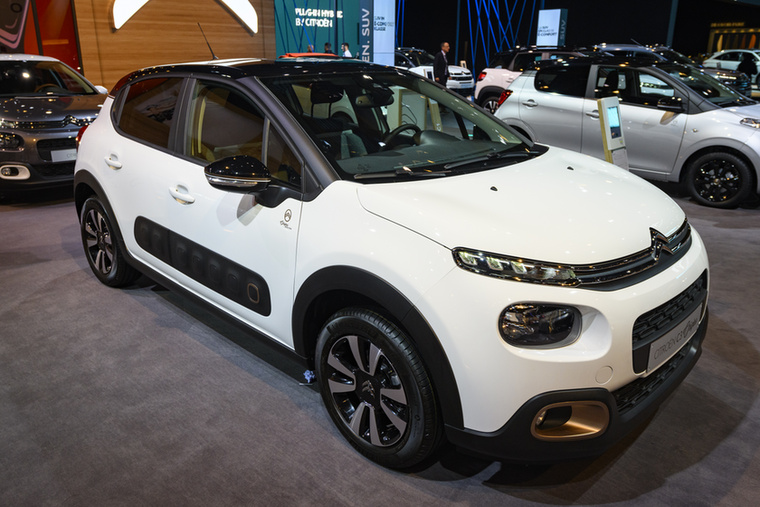 Citroën C3 – 5 490 000 forintA nagyobb biztonság és a kényelmesebb vezetés érdekében a Citroën C3 modell a kapcsolódási technológiák terén több újítást is kínál, és 12 vezetéstámogató funkcióval van felszerelve
