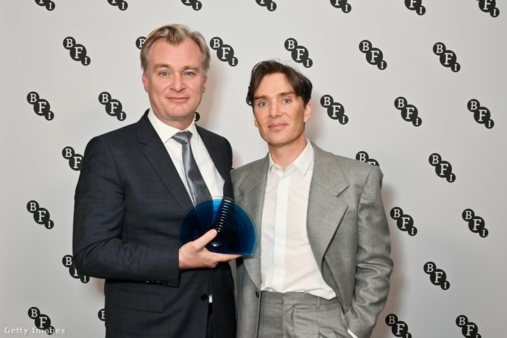 Christopher Nolan és Cillian Murphy a BFI elnöki vacsoráján, ahol Christopher Nolan BFI-ösztöndíjat kapott a The Rosewood Hotelben 2024. február 14-én Londonban