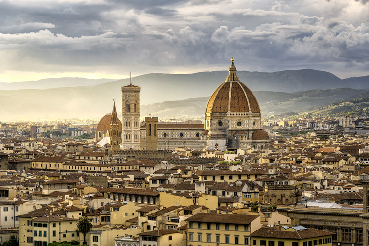 A nyolcadik helyen Firenze, Olaszország áll, a reneszánsz bölcsőjeként ismert város, amely otthont ad néhány a világ legértékesebb műalkotásainak és épületeinek