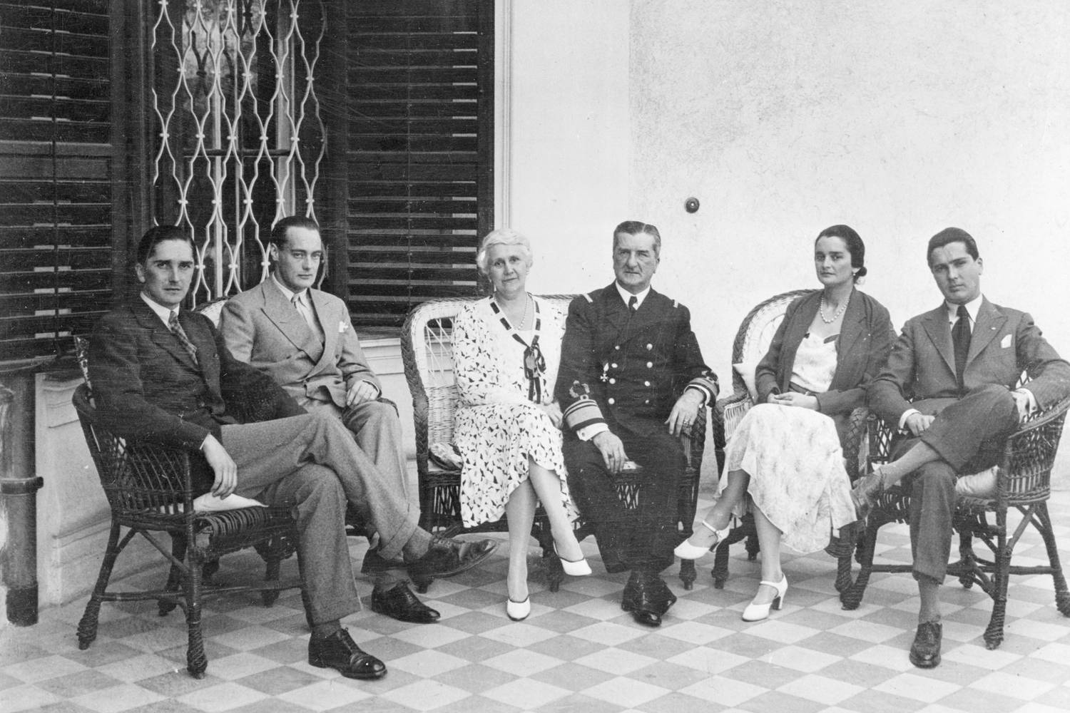 A fotón balról jobbra: Horthy István, ifj. Károlyi Gyula, Horthy Miklósné, Horthy Miklós, Horthy Paulette, ifj. Horthy Miklós