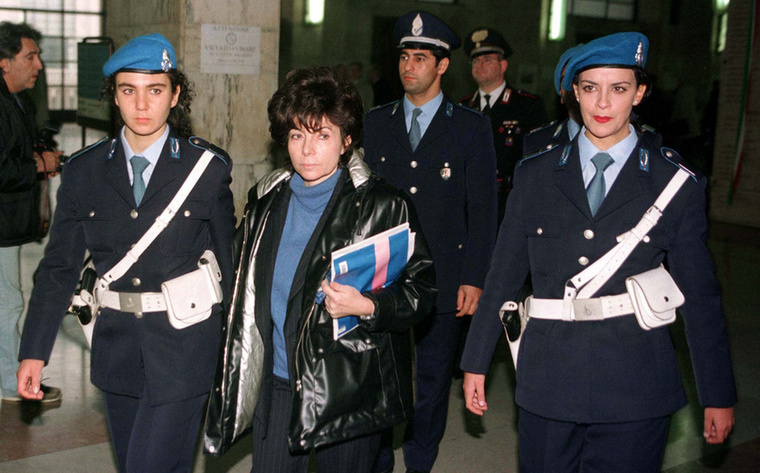 A divatvilág egyik legbotrányosabb története Patrizia Reggianié, Maurizio Gucci volt feleségéé, aki nem riadt vissza a legvégsőkig elmenni, hogy megszabaduljon férjétől, a Gucci birodalom örökösétől