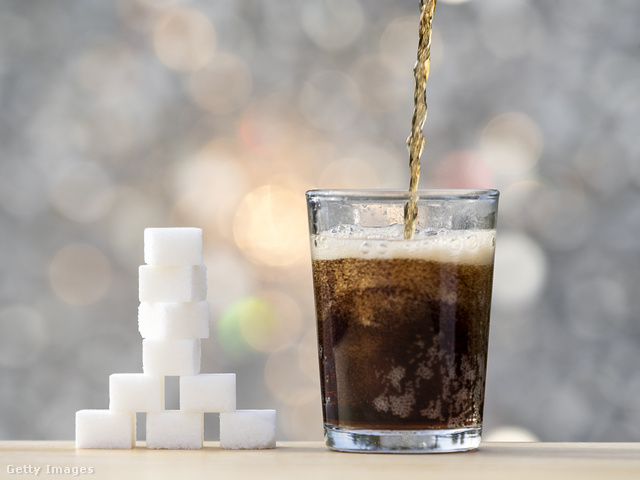 Az üdítőitalok rengeteg cukrot tartalmaznak