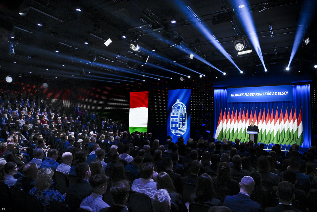 Orbán Viktor miniszterelnök évértékelő beszédét tartja a Várkert Bazárban 2024. február 17-én
