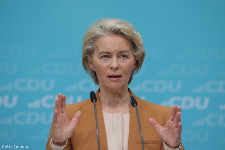 Ursula von der Leyen, az Európai Bizottság elnöke, a német kereszténydemokraták (CDU) tagja beszél a sajtónak a CDU székházában, miután a CDU jelölte őt második mandátumára, 2024. február 19-én, Berlinben