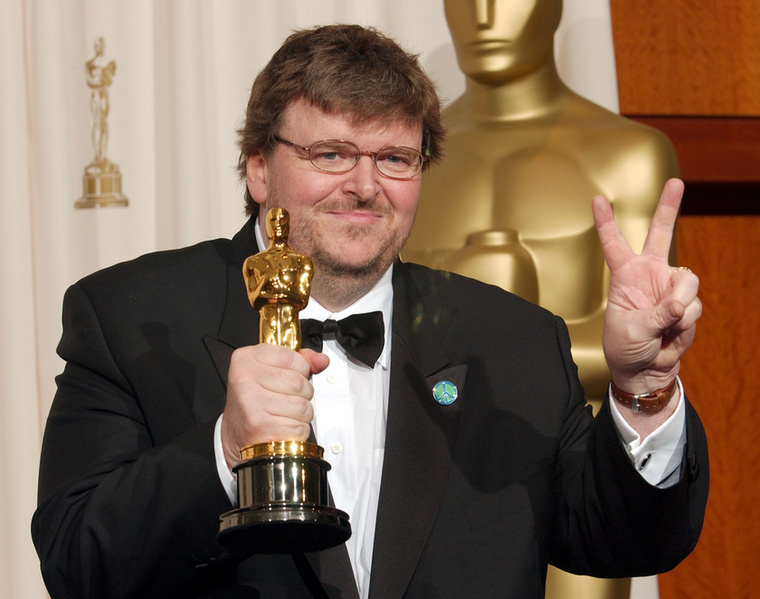 Michael Moore, a 75
