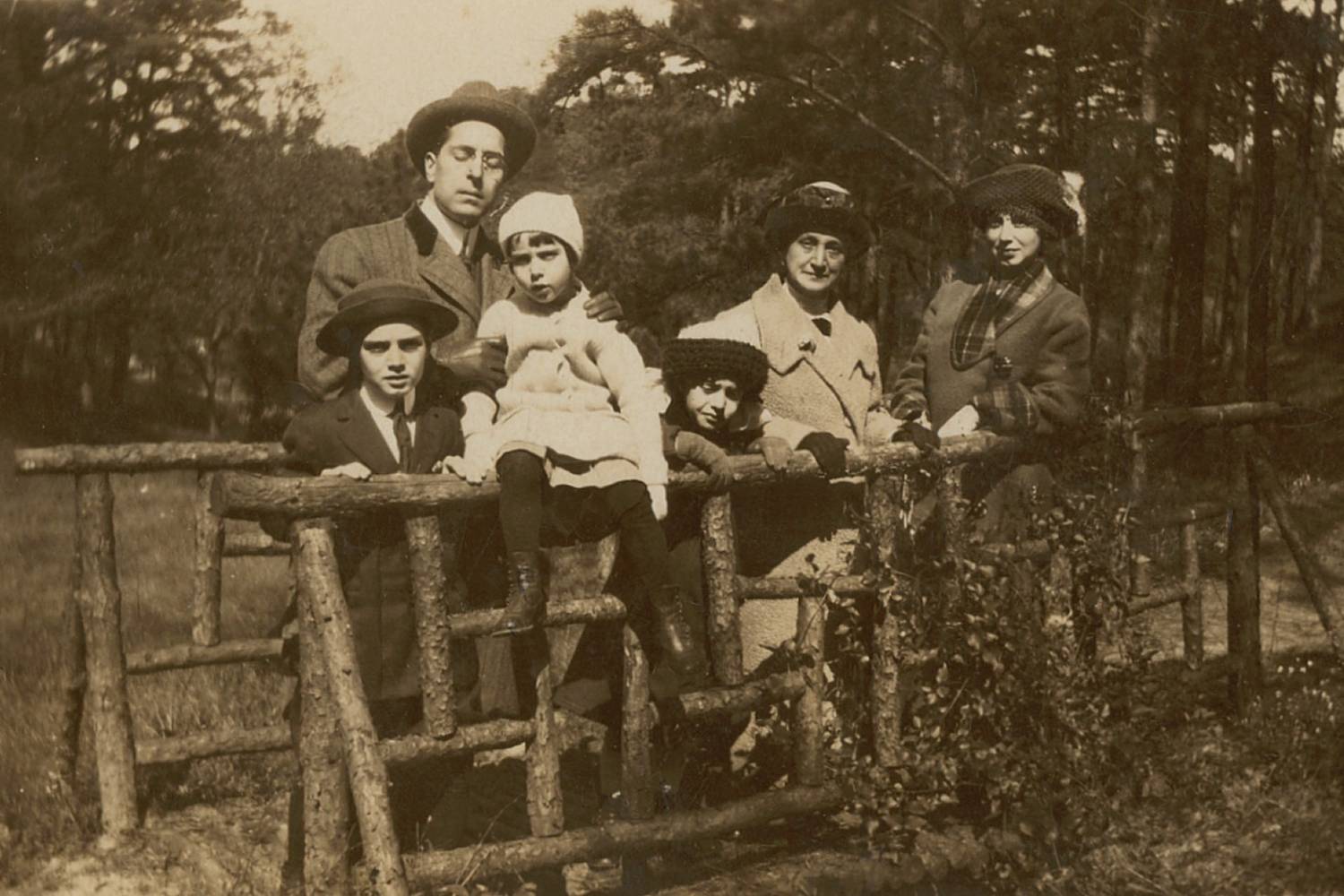 Maria Branyas (balról a harmadik) családjával New Orleansban, Louisianában 1911-ben.