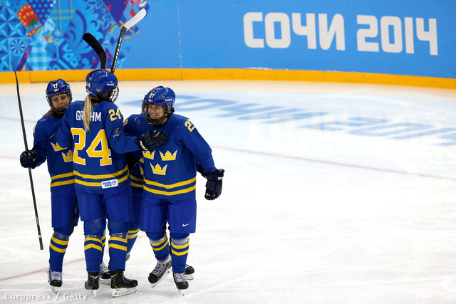 Emna Nordin (j), Erika Grahm és Linnea Backman