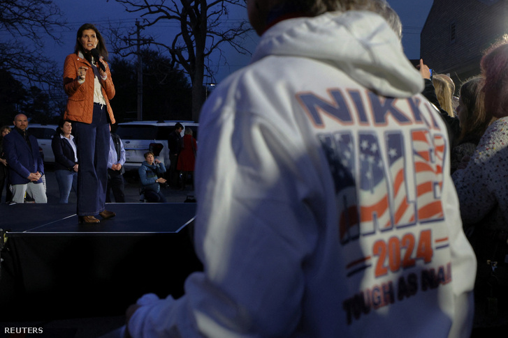 Nikki Haley republikánus elnökjelölt, az Egyesült Államok volt ENSZ-nagykövete beszél egy kampánystopon a dél-karolinai Myrtle Beachen 2024. február 22-én