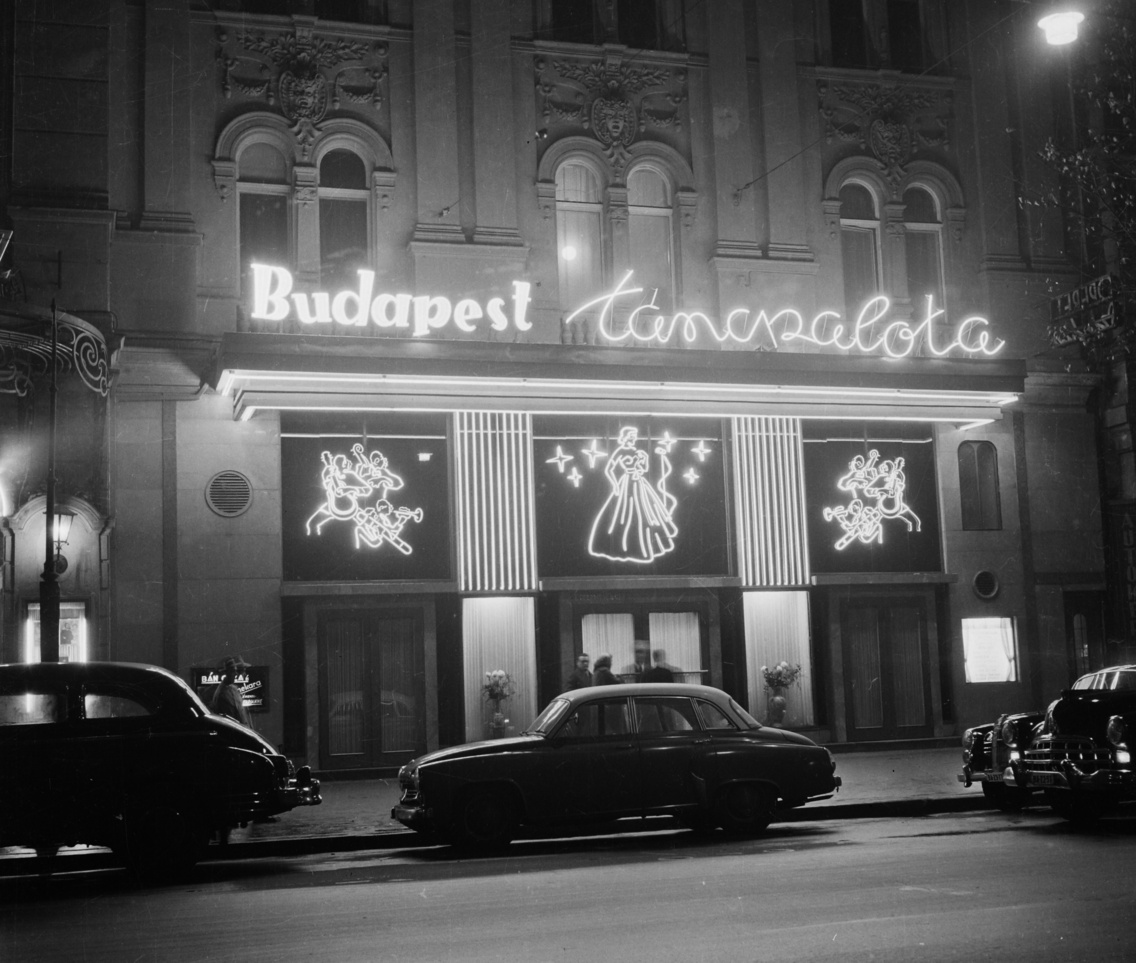 A Budapest Táncpalota (Moulin Rouge), Nagymező utca 17., 1958