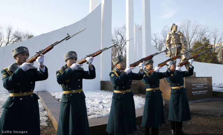 Afgán katonák. (Fotó: Anadolu / Getty Images Hungary)