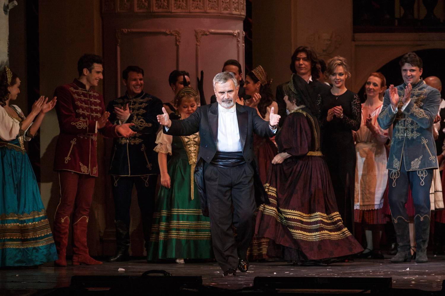 Maklári László fő-zeneigazgató a Nemzetközi Operett-Musical Fesztivál gáláján a Budapesti Operettszínházban 2013. április 12-én.