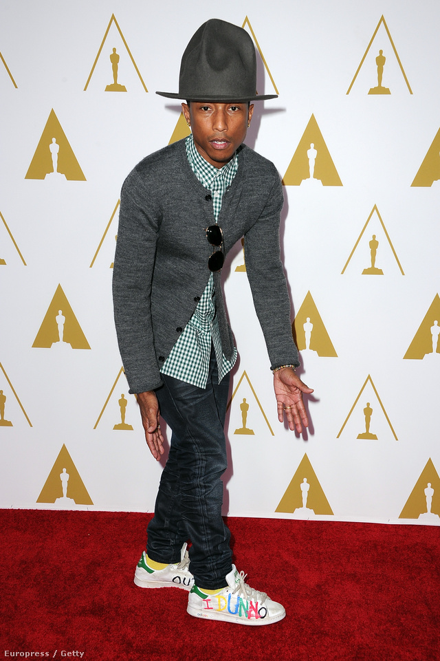 16 bizarr kép Pharrell kalapmániájáról
