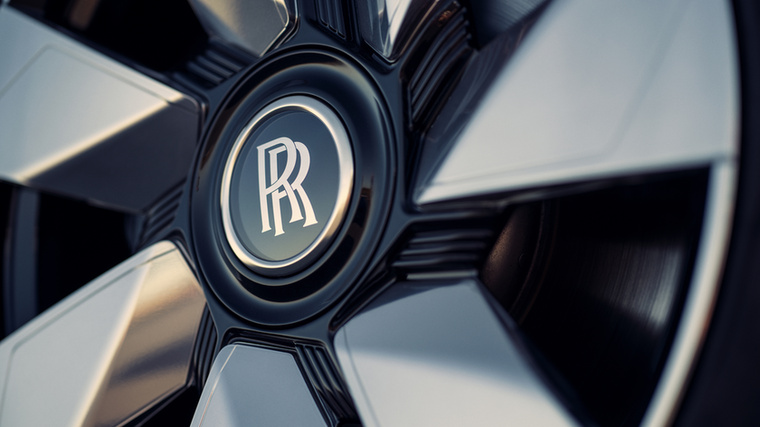A Rolls-Royce rekordokat döntöget, így örülhet a BMW.