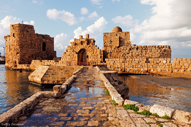 SzidónKrisztus előtt 3500-ban már létezett Szidón városa a mai Libanon déli részén, mely az ókori időktől Fönícia egyik legjelentősebb és leggazdagabb kereskedővárosa volt