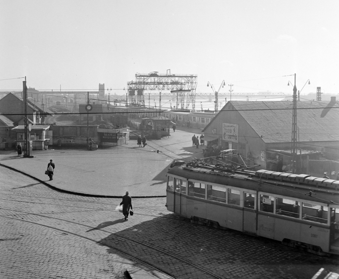 A csepeli HÉV Boráros téri végállomása (1966)