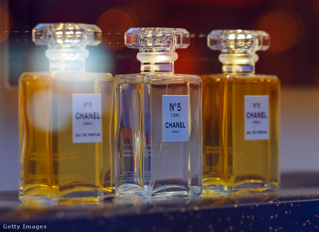 A Chanel parfüm üvege ihlette meg Dalít is