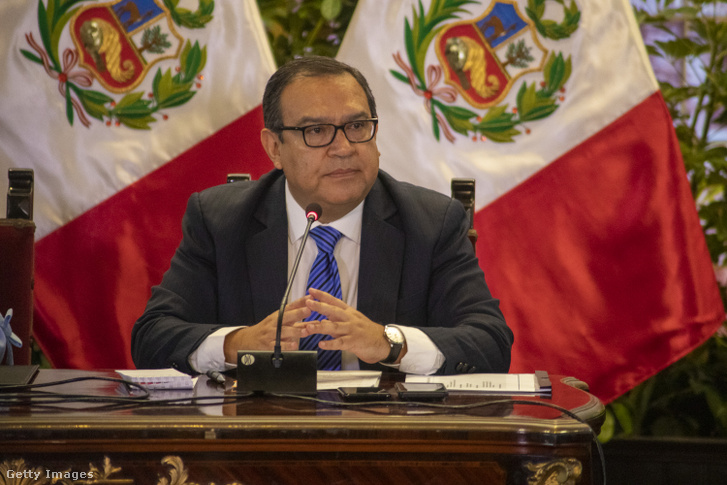 Alberto Otárola perui miniszterelnök Limában, Peruban, 2023. február 10-én
