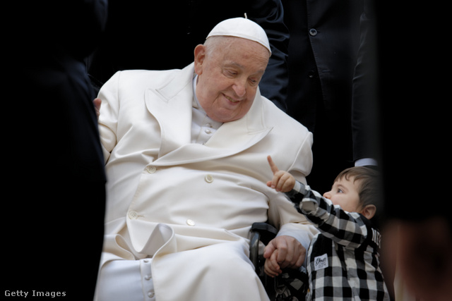Ferenc pápa betegségei egyre nehezebbé teszik feladatainak teljesítését