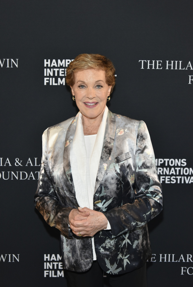 A hetedik helyen Julie Andrews áll, aki többszörös Golden Globe-, Emmy-, BAFTA- és Oscar-díjas angol színésznő