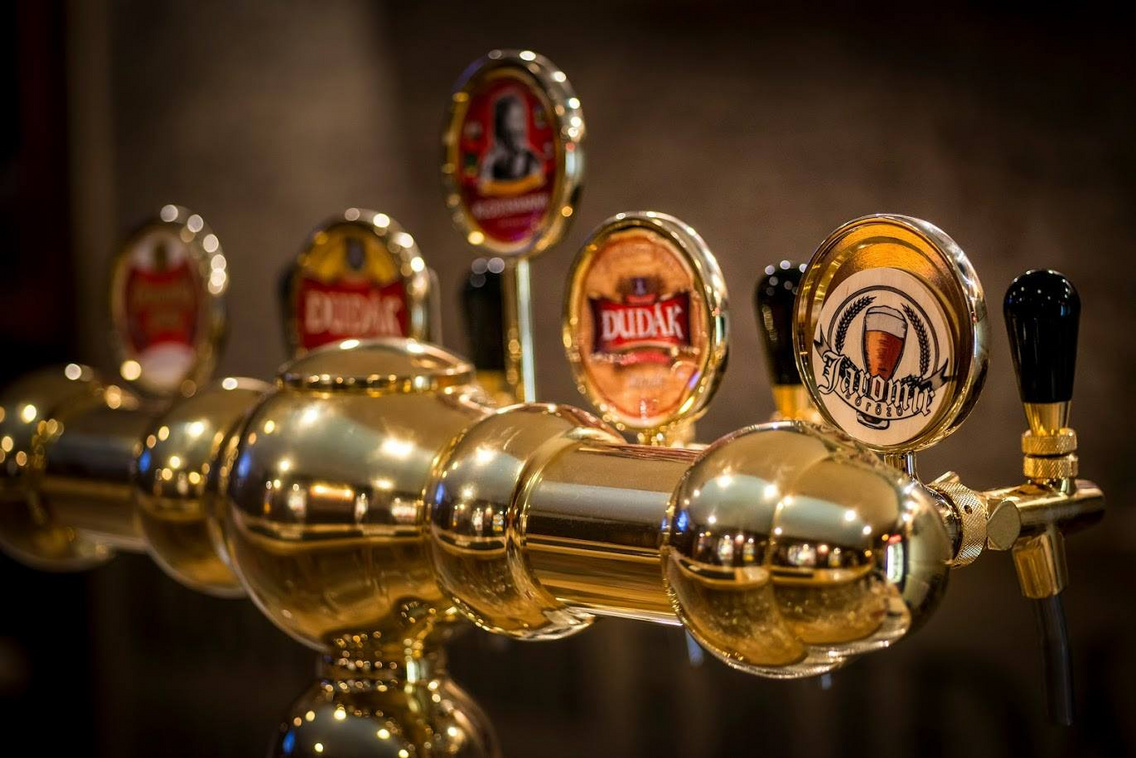 5-budapest-bars-specializing-in-czech-beer