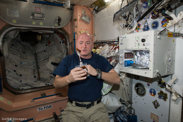 Az űrbéli étkezésből nem marad ki a kávé sem