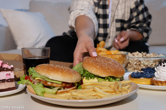 Az elhízást a gének mellett sokszor az otthonról hozott rossz étkezési szokások is okozzák