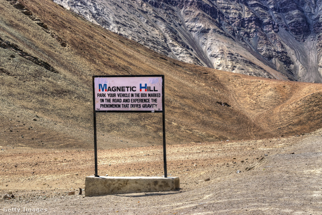 A sok más érdekesség mellett a Magnetic Hill is csábító látnivaló Indiában
