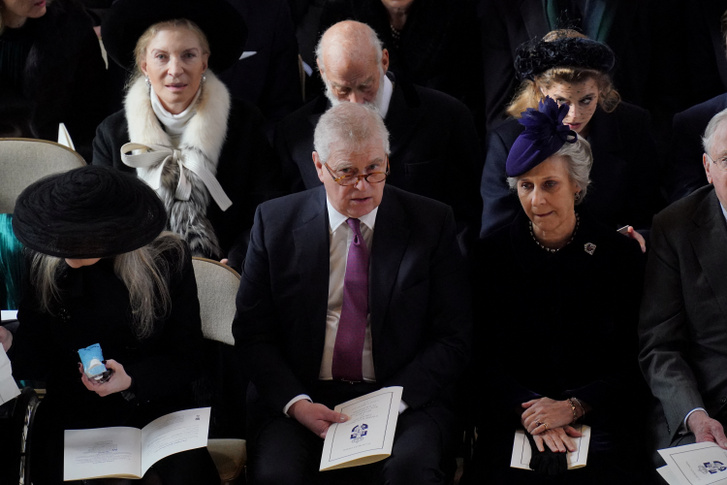András herceg és Marina Ogilvy, York hercege és Gloucester hercegnéje részt vesz a hálaadó istentiszteleten a Windsor-kastélyban lévő Szent György-kápolnában, Berkshire Nagy-Britanniában 2024. február 27-én