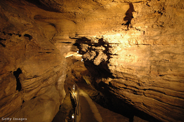 Az Abaligeti-barlang kényelmesen végigjárható