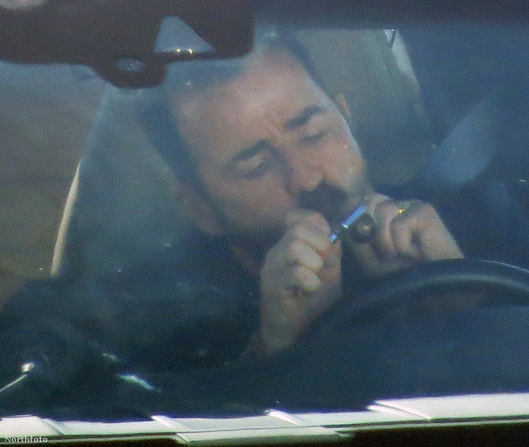 Justin Theroux-t Los Angelesben kapták lencsevégre, ahogy egy üveg pipával drogozott autójában