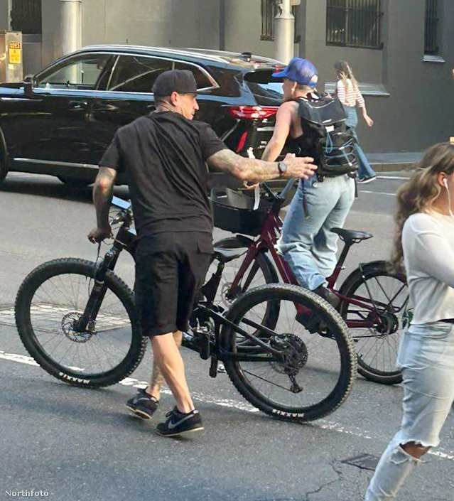Pink Ausztráliában, Sydney-ben bringázott férjével, amikor kiszúrta őt egy paparazzi