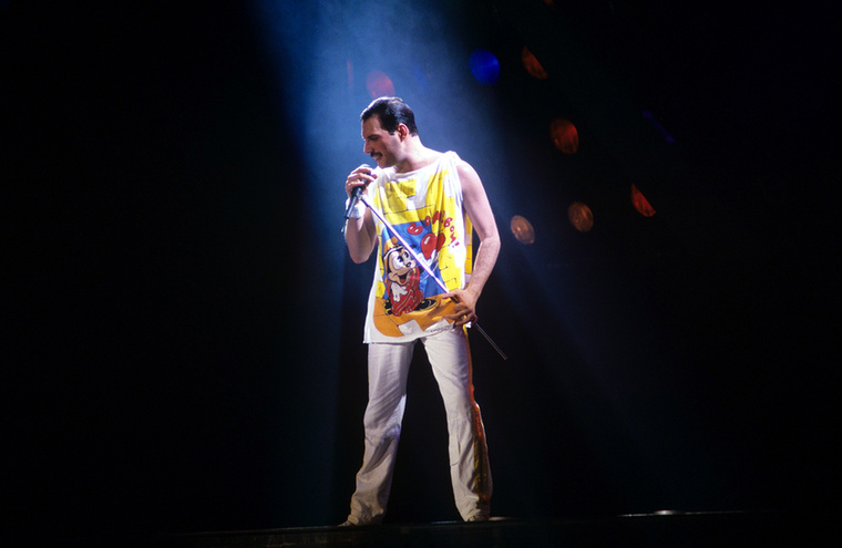 Piacra került Freddie Mercury egykori londoni birtoka, ahol a legendás brit énekes a halálig élt.Freddie Mercury 1980-ban költözött a londoni Garden Lodge-ba