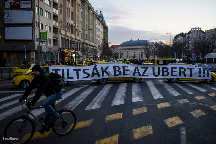 Taxistüntetés az Uber ellen 2016. január 18-án