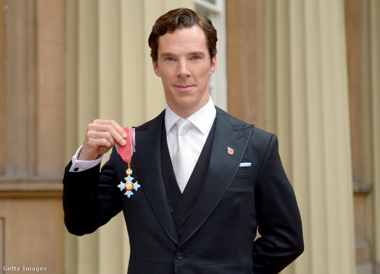 A színész munkásságát és jótékonysági tevékenységét elismerve, 2015-ben II. Erzsébet királynő a Brit Birodalom érdemrendjének parancsnoki fokozatával tüntette ki. (Fotó: WPA Pool / Getty Images Hungary)