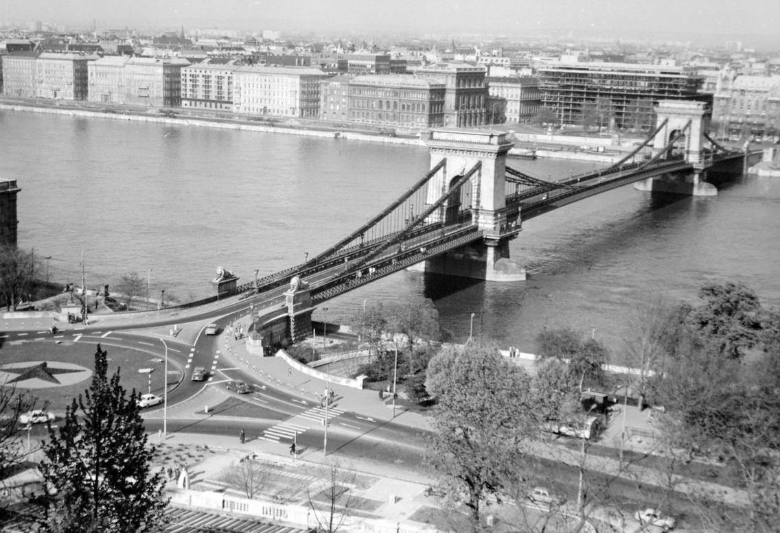 A Lánchíd és a Clark Ádám tér 1980-ban