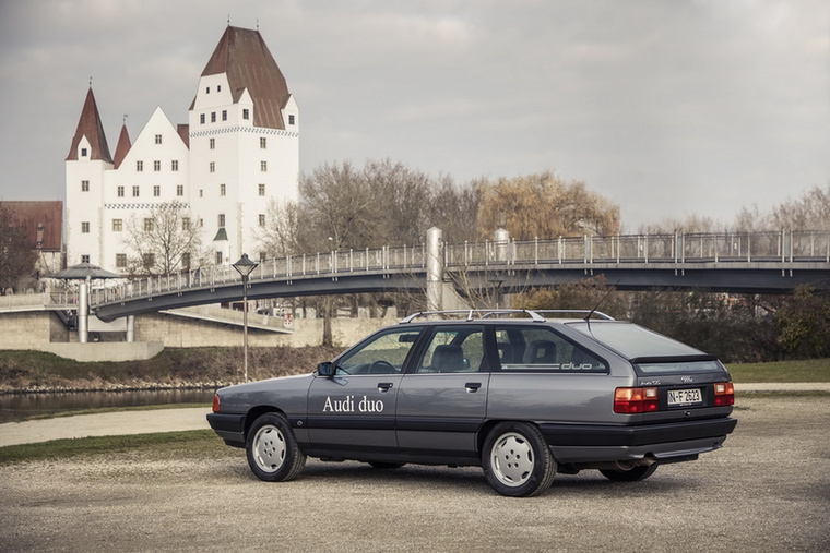 Audi 100 Avant Quattro Duo – Hibrid Audi kombi már 34 éve is létezett
                        
                        A szivar 100-asból készült Avant már önmagában is jöhetne a listára, hiszen egy eleve furcsa arányú szedán az alapja, de még annál is érdekesebben néz ki
