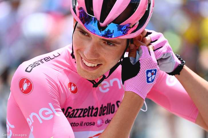 Valter Attila a Maglia Rosában a 104. Giro d'Italia 7. szakaszán, 2021. május 14-én