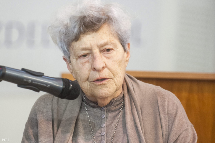 Ferge Zsuzsa szociológus a Szegénység Magyarországon címmel tartott konferencián a budapesti Kesztyűgyár Közösségi Házban 2015. február 10-én