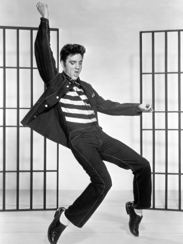 Elvis Presley hajaElvis Presley hajkoronája a popkultúra egyik ikonikus eleme lett, így Elvis fodrásza úgy gondolta, hogy ebből pénzt tud csinálni