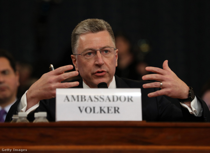 Kurt Volker, az amerikai külügyminisztérium egykori ukrajnai különmegbízottja a képviselőház hírszerzési bizottsága előtt tanúskodik a Capitol Hill-i Longworth House irodaházban Washington DC-ben, 2019. november 19-én