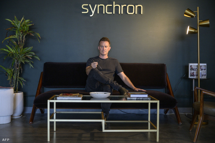 Thomas Oxley vezérigazgató, a Synchron alapítója az irodájában, New Yorkban, 2023. augusztus 9-én