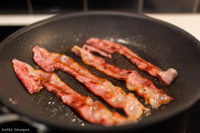 Az ajánlások nem véletlenül írják, hogy mindig süsd át a bacont