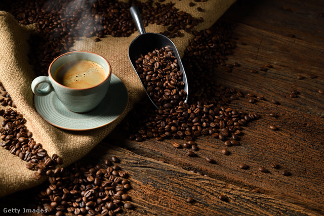 A koffein révén a kávéfogyasztás a kortizolszintre is hatással van