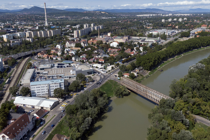 Halálra rémült fél Budapest, gépfegyverropogásra riadtak fel a lakosok