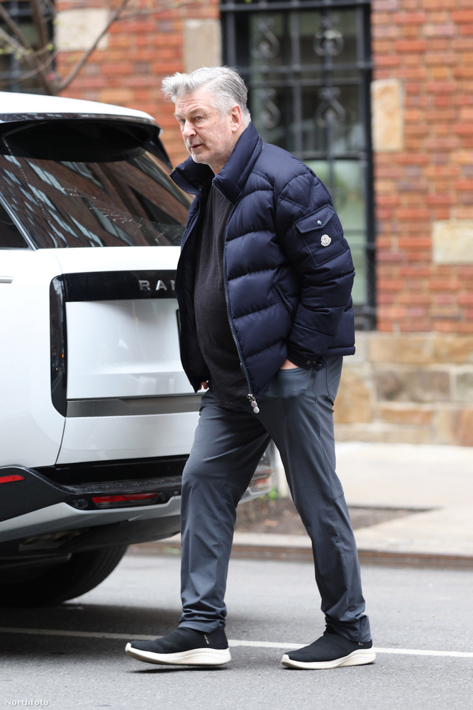 Alec Baldwint egy másik színész, Josh Charles társaságában látták New York utcáin