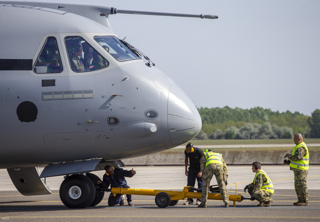 Az első magyar KC–390 katonai szállító-repülőgép megérkezésekor a Magyar Honvédség vitéz Szentgyörgyi Dezső 101. Repülődandár bázisán Kecskeméten 2024. április 12-én